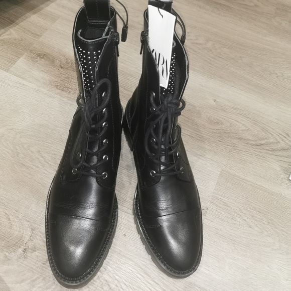 Zara black studded low heel leather ankle boots - Picture 11 of 11